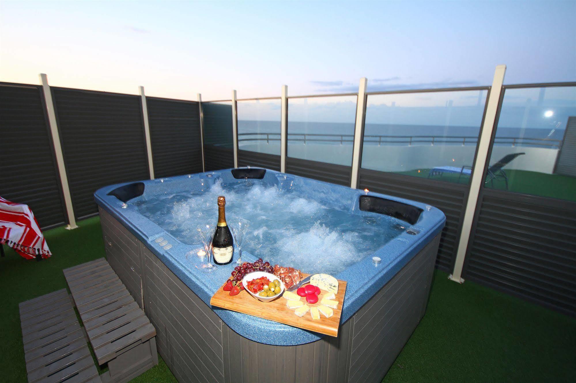 San Simeon Beachfront Apartments Tugun Gold Coast Eksteriør bilde