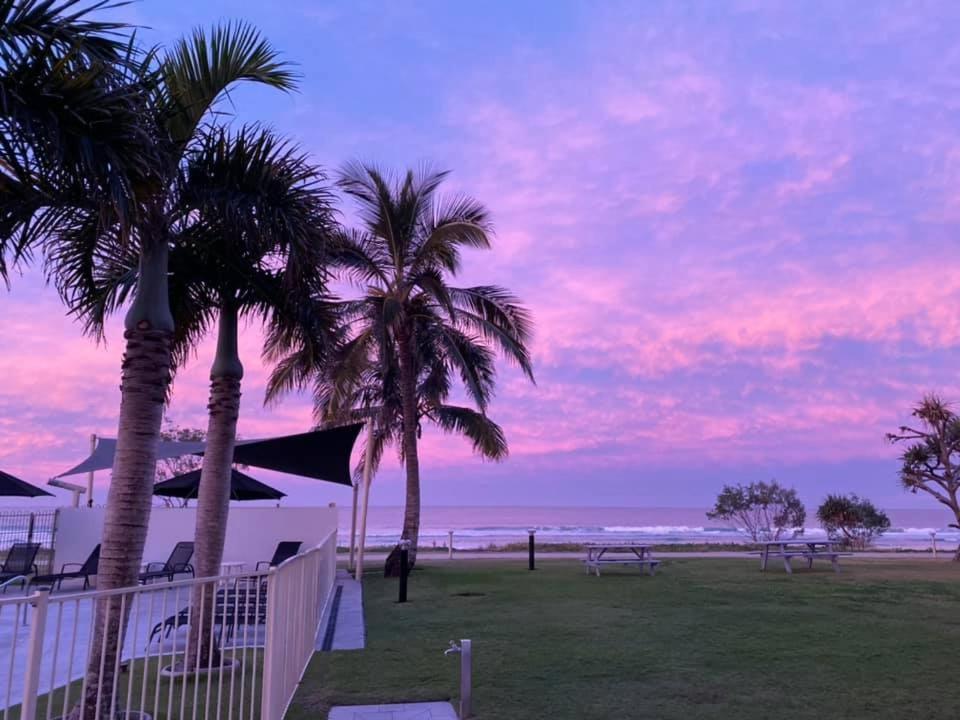 San Simeon Beachfront Apartments Tugun Gold Coast Eksteriør bilde