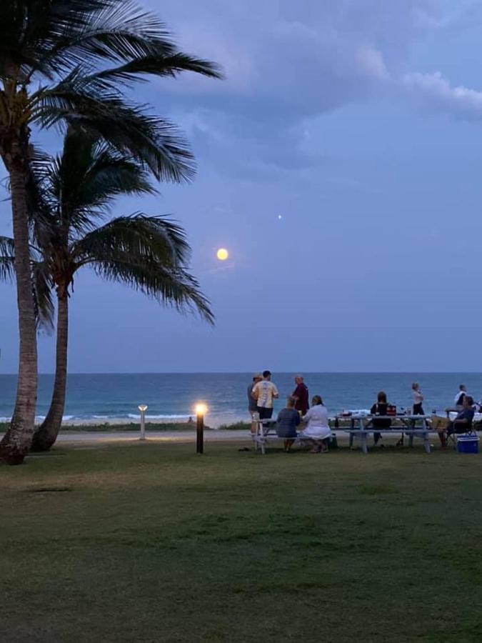 San Simeon Beachfront Apartments Tugun Gold Coast Eksteriør bilde